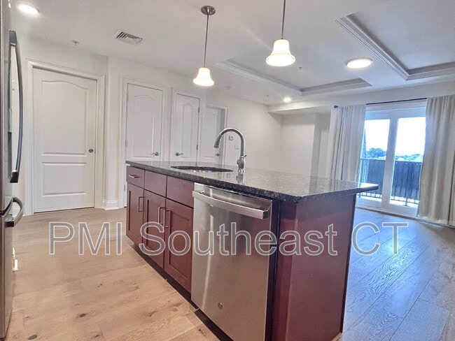 Photo - 461 Bank St Unit 806