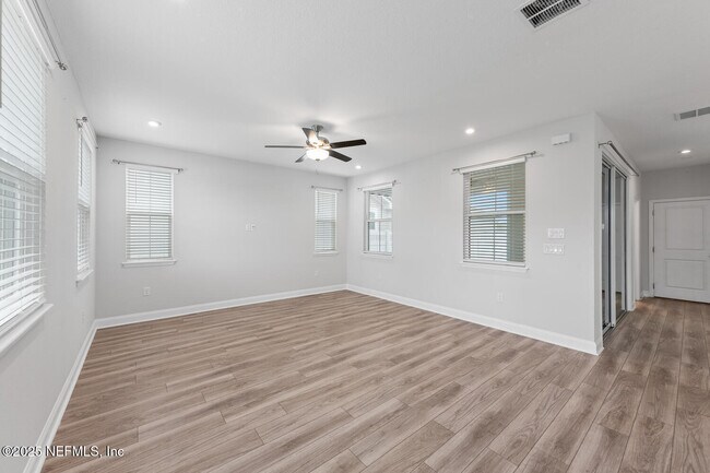 Photo - 117 Redbud Ln
