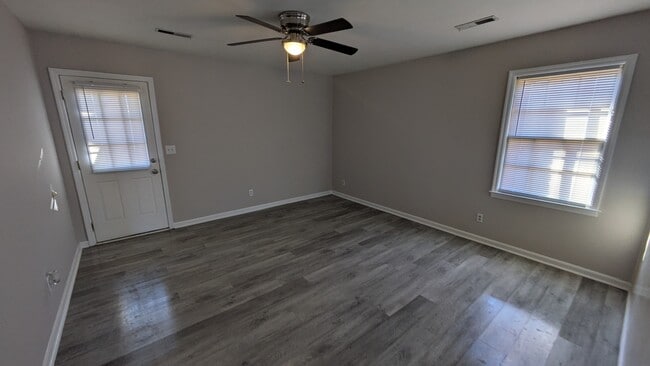 Photo - 203 Water Oak Dr