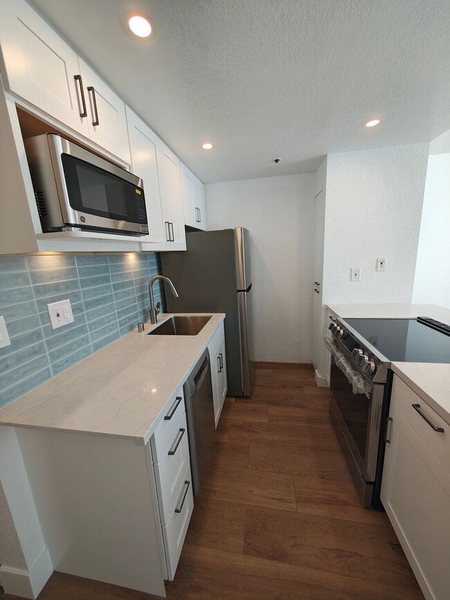 Photo - AMSI - Spacious 8th Floor Studio at the Baycrest Towers, Parking Included!