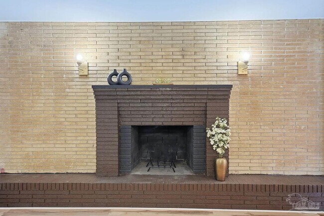 Photo - 522 S Edgewood Cir