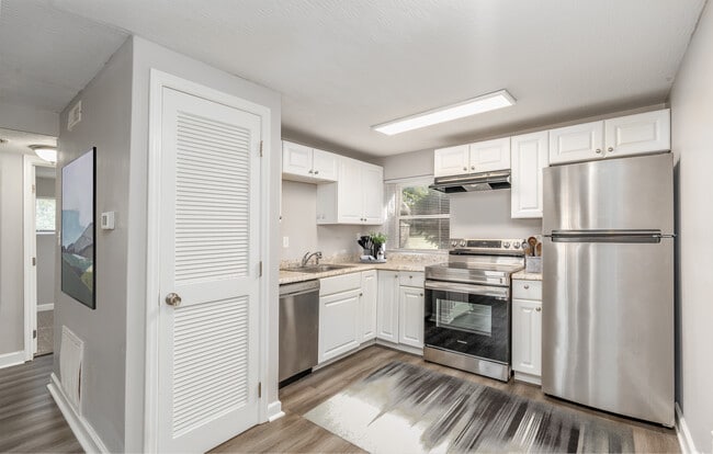 Photo - University Gardens