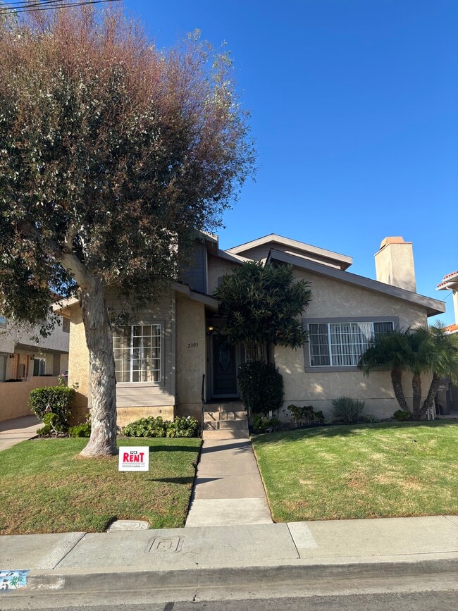 Building Photo - 2305 Clark Ln