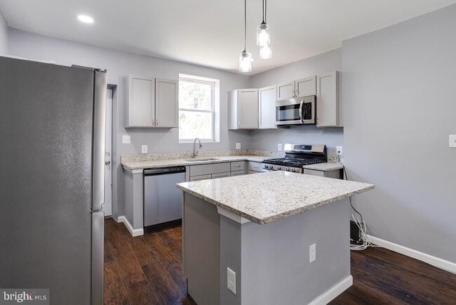 Building Photo - 1539 Abbotston St