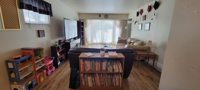 Photo - 2047 McBride Crescent