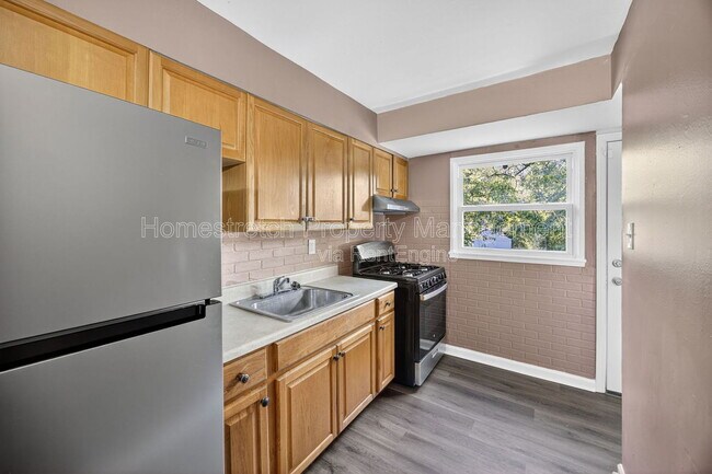 Photo - 408 Crawford Rd