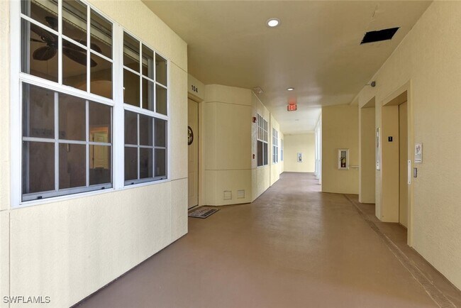 Photo - 4844 Hampshire Ct Unidad 104