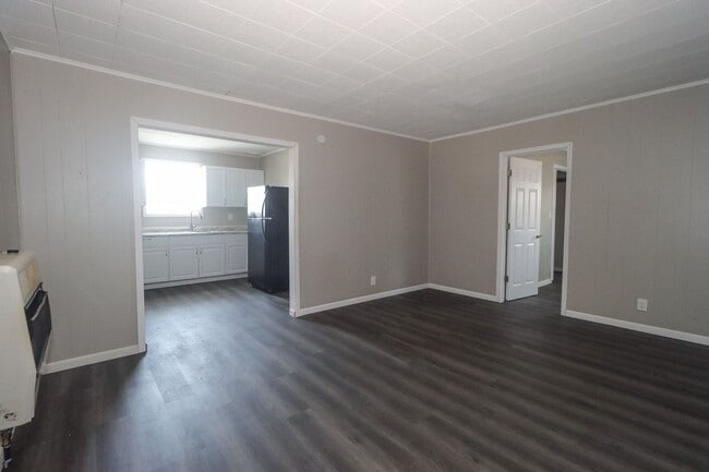 Photo - 3932 Main St Unit 2R