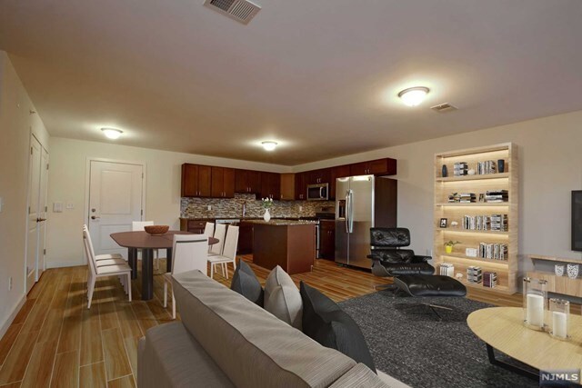 Photo - 13-09 River Rd