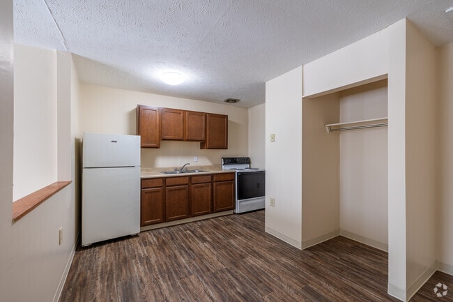 1BR, 1BA - 550SF - #713 - Kitchen