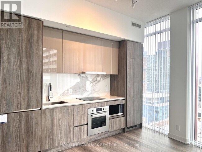 Photo - 180 Front St E Unité 2306