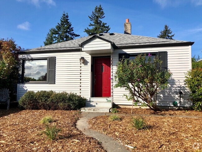 Building Photo - Charming 2BD Cottage in Westwood – Availab... Rental