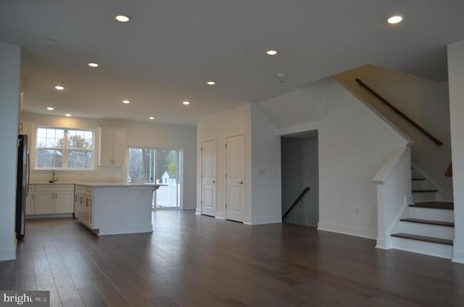 Photo - 113 FRED CLARK Dr