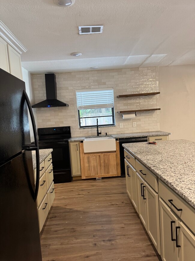 Photo - 8230 W Bavarian St Casa