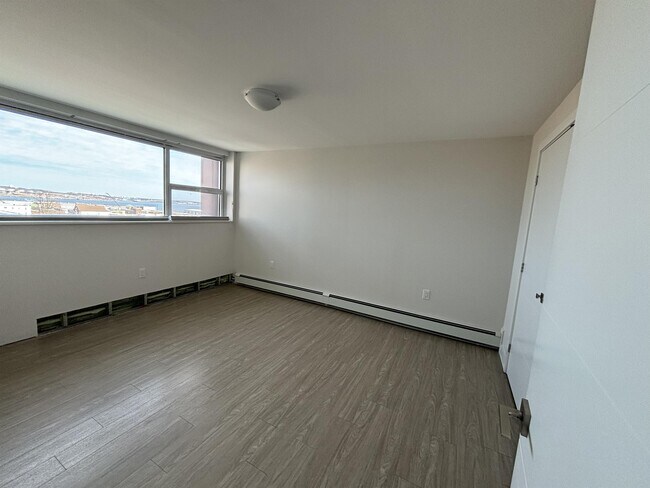 Photo - 5633-5633 Fenwick St Unit 1403