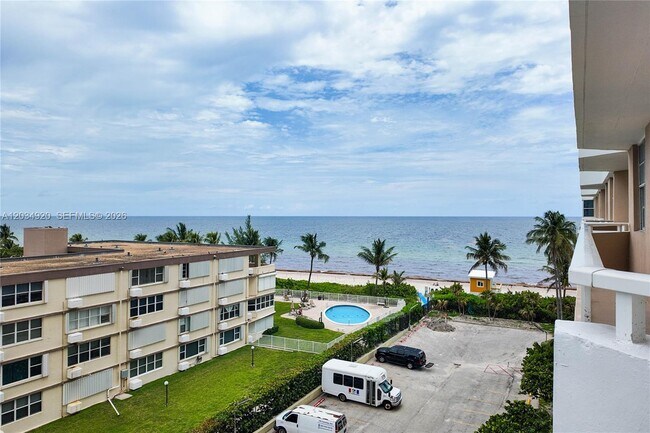 Building Photo - 1950 S Ocean Dr Unit 5B
