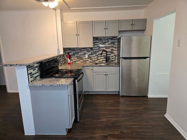 Building Photo - 6541 2nd St NE Unit 6541 2nd St NE  4