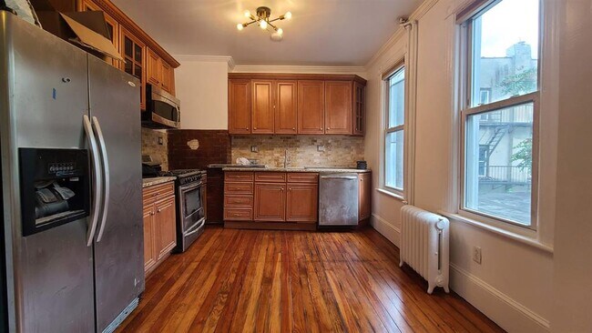 476 GREGORY Ave Unit 3