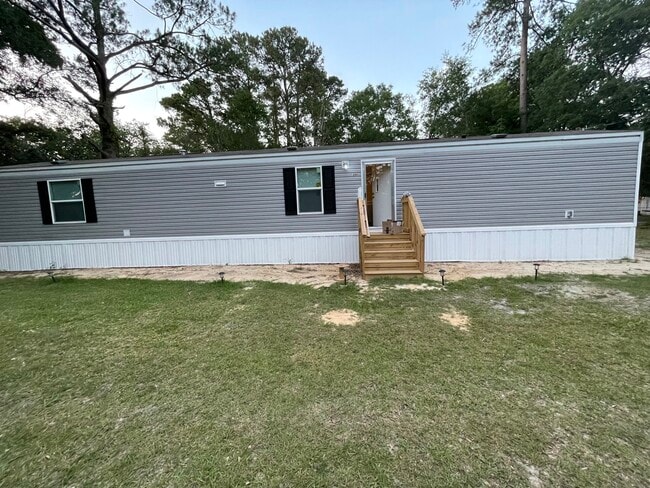 Photo - 203 Poplar St