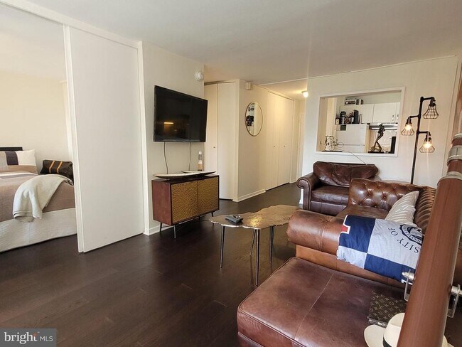 Photo - 224 W Rittenhouse Square Unit 1817