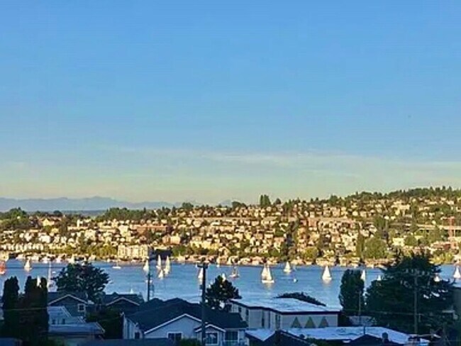 Queen Anne Condo with Exceptional Views an... - Queen Anne Condo with Exceptional Views an... Unit 201