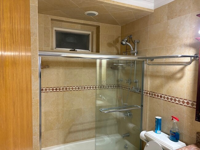 Building Photo - 3055 32nd St Unit #1