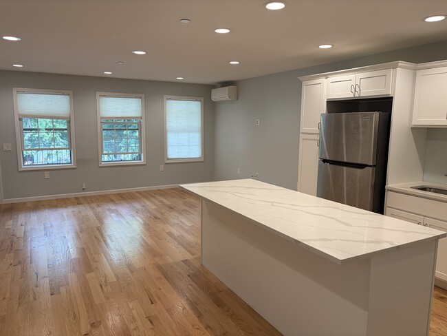 44 Lake Rd Unit 221