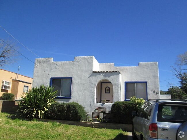 Building Photo - Charming 3 bedroom, 1 bathroom house near ...