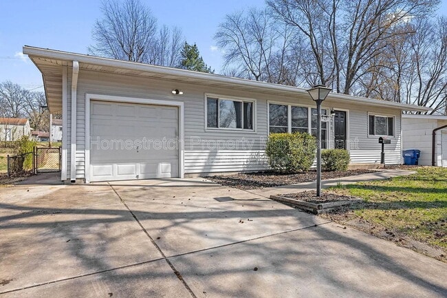 Photo - 250 Coteau Ln