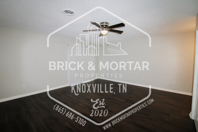 Photo - 126 N 6th St