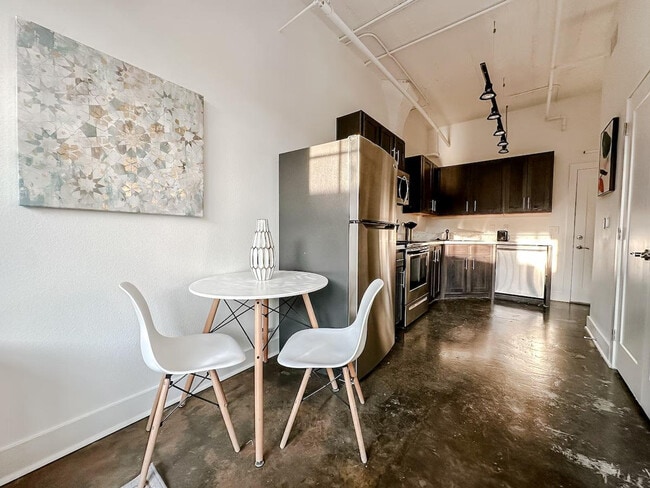 Photo - 701 E 2nd St N Unidad ID1073582P