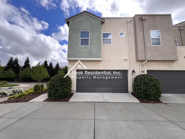 Photo - Updated 3bd/3ba North Natomas Townhouse