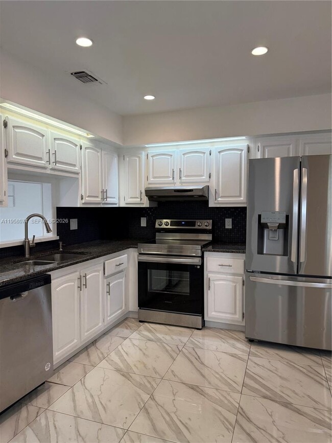 Photo - 19253 Carolina Cir