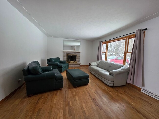 Photo - Three Bedroom Home in Battle Creek