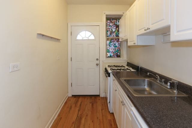 Photo - 627.5 W Barry Ave Unit S2