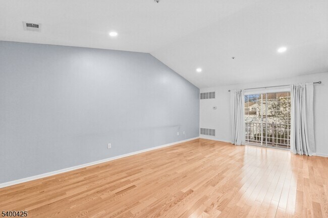 Photo - 176 Potomac Dr