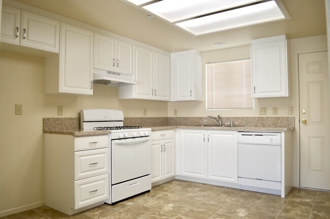 Photo - Desert Hacienda Apartments Phase II