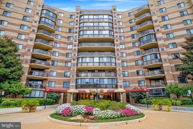 Photo - 8380 Greensboro Dr Apartment Unit 523