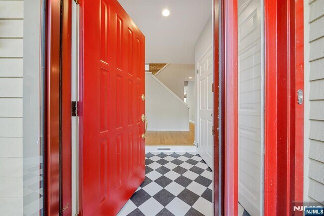 Photo - 12 Sandburg Ct