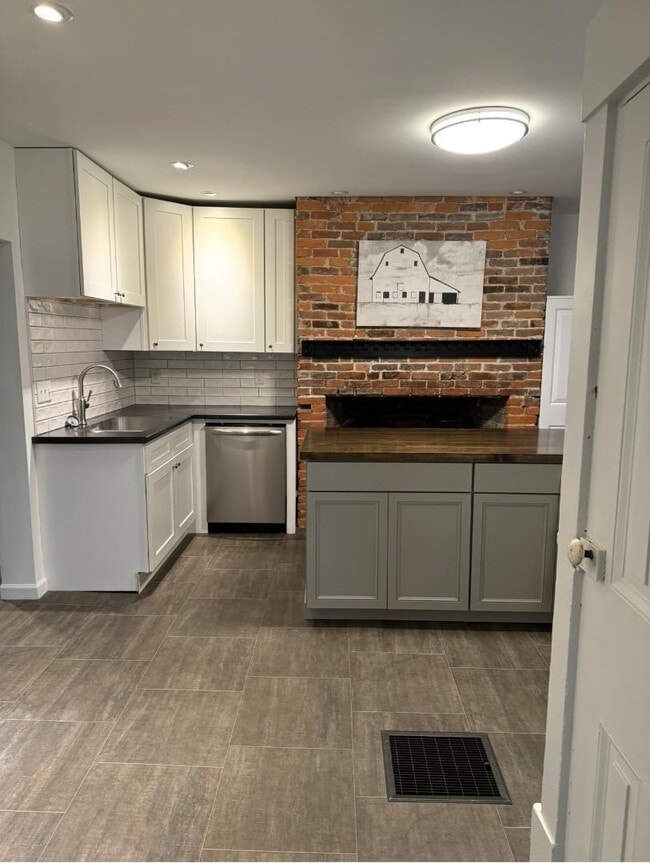 Photo - 4433 Fouts Rd