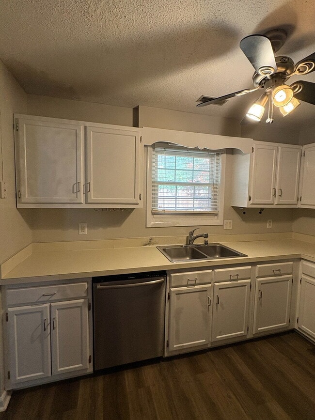 Photo - 502 W Hilltop Ct