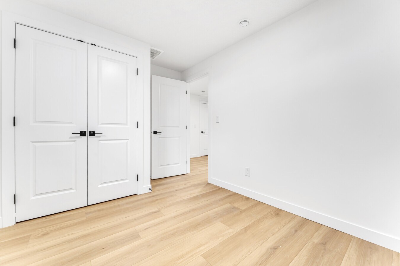 Photo - 10631-BS148 148 St NW Unit 2