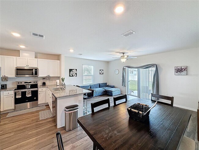 Photo - 1303 Tallowwood Ln