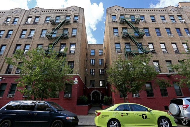24 Thayer Street