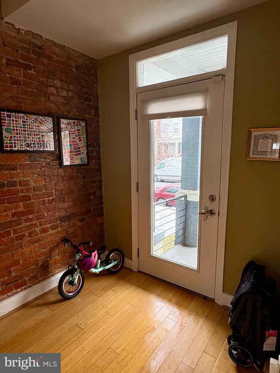 Photo - 1011 8th St NE