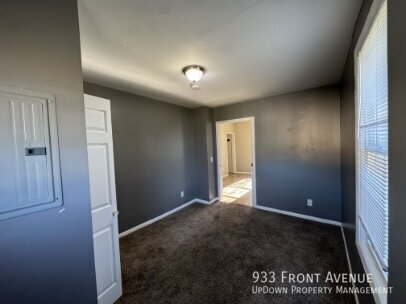 Photo - 933 Front Ave