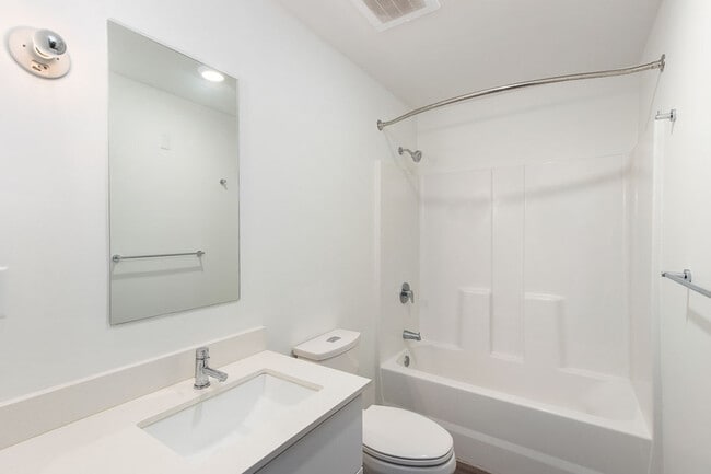 Photo - 1108 E 30th St Unidad 320