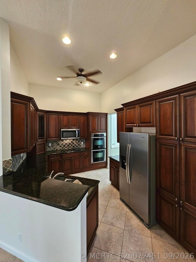 Photo - 121 Palmfield Way