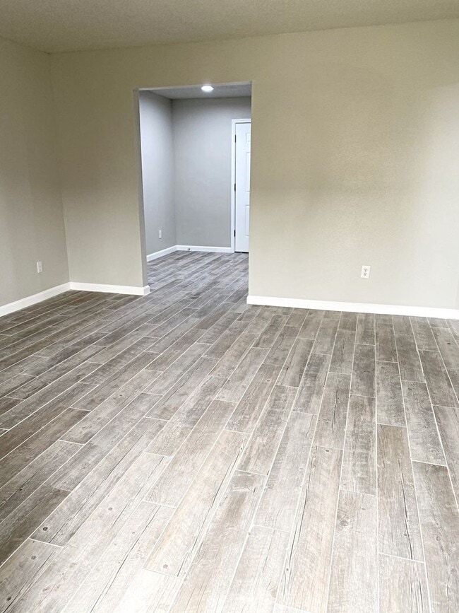 Photo - 6023 Bedford Dr