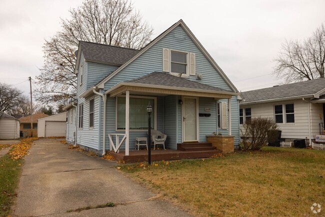 Building Photo - One bedroom apartment with the Utilities I... Unit 2